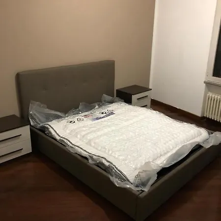 Stanza Milano-precotto Casa de hóspedes *